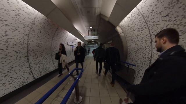London Underground First Person Journey - Covent Garden To Southwark Via Green Park