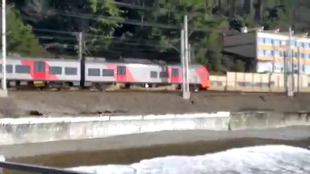 Пригородный электропоезд Ласточка . Хоста . смотреть онлайн