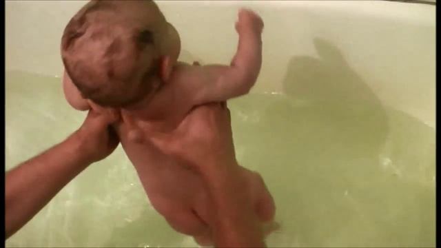 Как правильно и где научить ребенка плавать смотреть онлайн