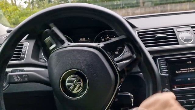 ТАК ВОТ ПОЧЕМУ ОПЫТНЫЕ АВТОМОБИЛИСТЫ ЛЬЮТ НА ФАРЫ ГАЗИРОВАННУЮ ВОДУ! смотреть онлайн