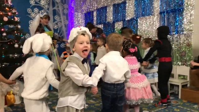Новогодний утренник в детском саду. смотреть онлайн