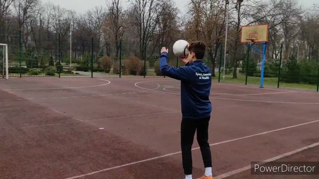 Кто последний забьет гол ))Кушает лук. смотреть онлайн