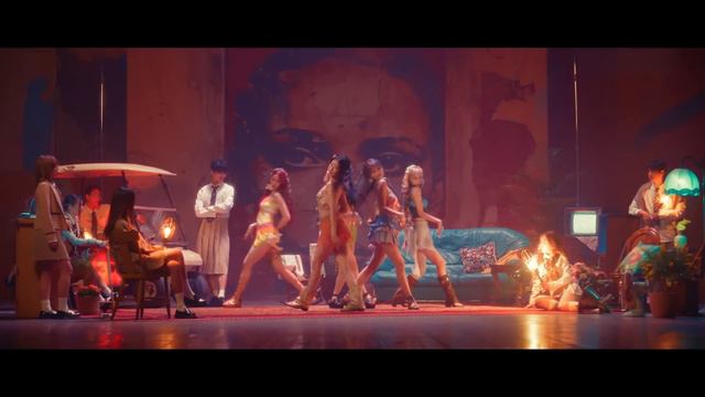 Le Sserafim — Smart Official Music Video [перезалив для русских пользователей в хорошем качестве]