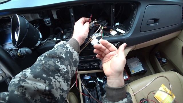 How to connect an amplifier to a standard head / Как подключить усилитель к штатной голове. смотреть онлайн