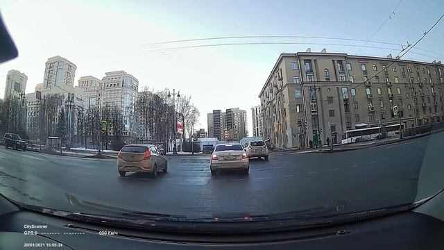 Обзор SilverStone F1 CityScanner от navINSIDE, обычная сцена попутного проката смотреть онлайн