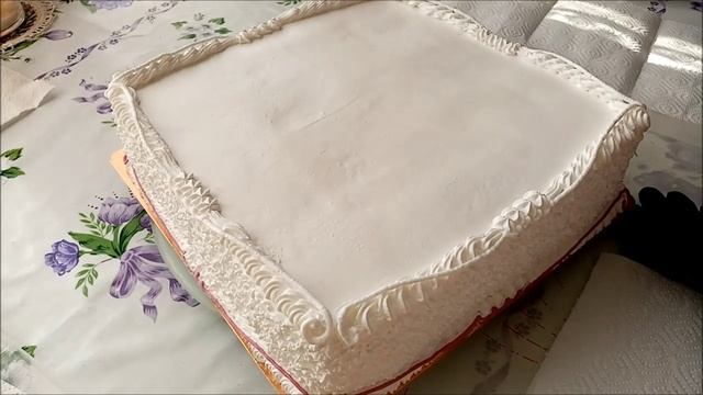 Торт на день рождения. Украшение торта.