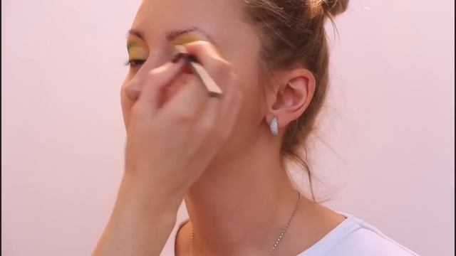 **Красочный макияж на акварели** смотреть онлайн