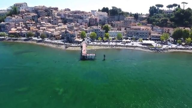? Озеро Браччано (Lago di Bracciano) в Италии смотреть онлайн