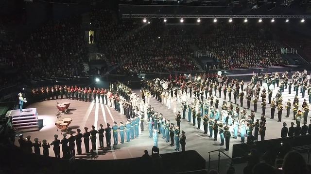 "Полёт шмеля" в исполнении военных оркестров Санкт-Петербурга смотреть онлайн