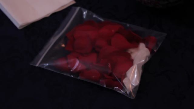 How to Preserve Rose Petals for a Wedding : Specialty Centerpiece Ideas смотреть онлайн