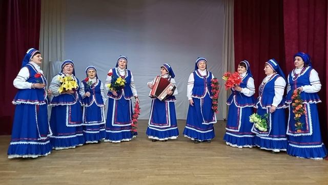 "На горе колхоз" - исполняет Народный Самодеятельный коллектив "Рябинушка" Руководитель-Барилова Г. смотреть онлайн