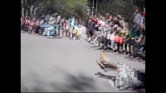 А кому то ползать смотреть онлайн