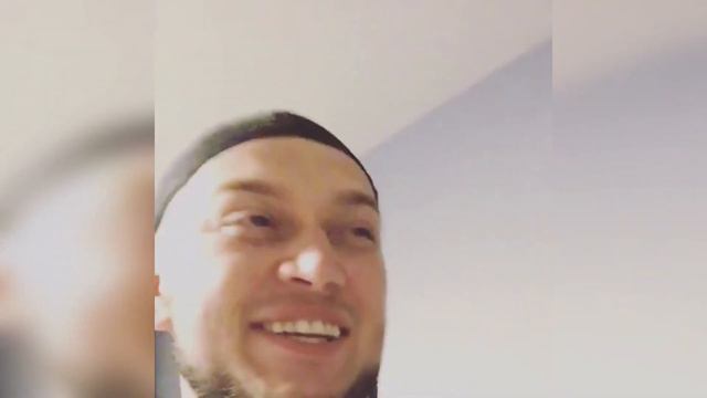 Корреспондент Радужный Этот момент, когда к Кузену Ламару пришёл его лучший клиент. смотреть онлайн