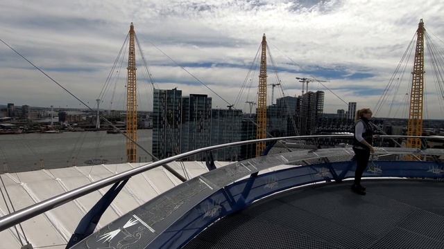 Up at the O2 Millenium Dome Greenwich London смотреть онлайн