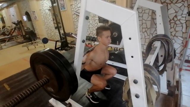 Приседания - моё исполнение 100 кг смотреть онлайн