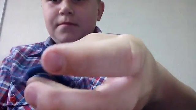 Обзор на мой спинер.Пытаюсь сделать трюки смотреть онлайн