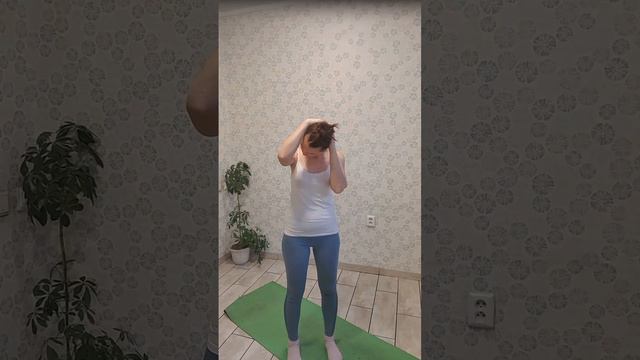 Проработаем сутулость с Надей Санкиной в женском клубе Life+ смотреть онлайн