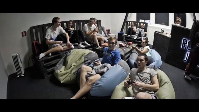 Ночная треня, все в тренях... [Rocket Jump] смотреть онлайн