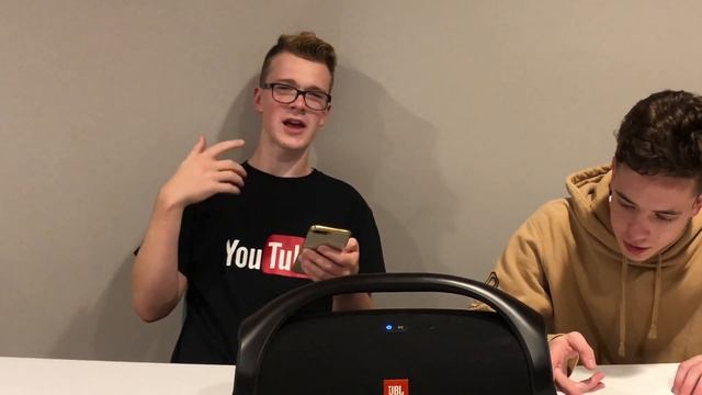 $400 JBL Boombox Review!!! (feat. Jordan) смотреть онлайн