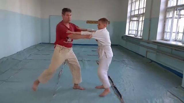 Отхват под разноименную ногу.Ouchi Gari. Дзюдо. Самбо смотреть онлайн