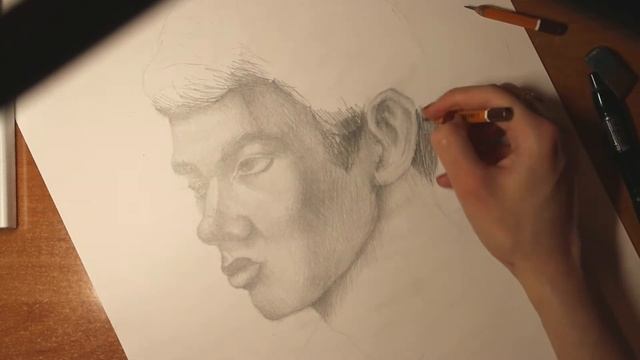 Рисуем мужской портрет карандашом.draw A Male Portrait In Pencil