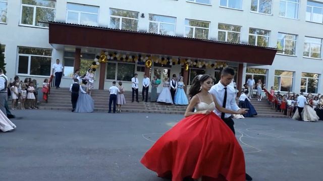 ШКОЛЬНЫЙ ВАЛЬС/ВЫПУСКНОЙ ВАЛЬС/ВЫПУСКНОЙ ТАНЕЦЬ/ВЫПУСКНОЙ 2019 смотреть онлайн