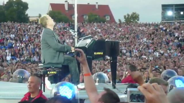 Herbert Grönemeyer live in Stuttgart 2011 - Stück vom Himmel смотреть онлайн