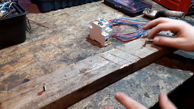 Siguranțe De 250v 25/40A Contra 200A (aparat De Sudat)