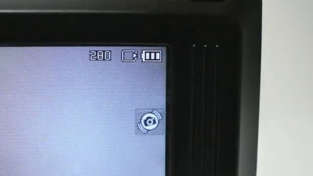 Dual LCD Camera, ST500 смотреть онлайн