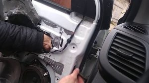 Замена ограничителя двери на Хёндэ Солярис 1 поколения