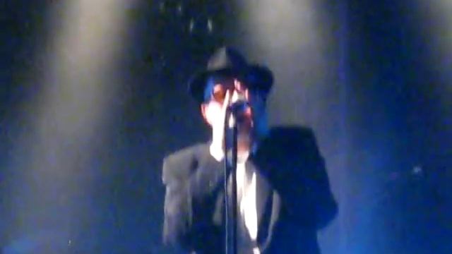 Alain Bashung - A perte de vue intro - Live Elysée Montmarte Paris смотреть онлайн