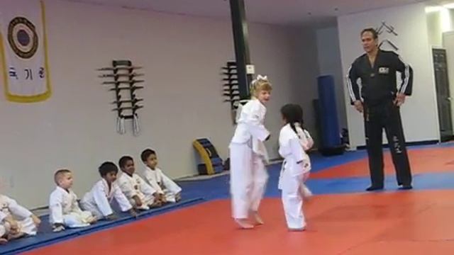 2010 12 11 Karate Anna смотреть онлайн