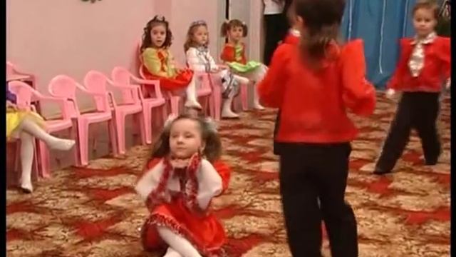 Танец А я яй девчонка (средняя группа) д/с №306 Одесса.wmv смотреть онлайн