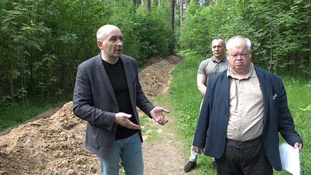 Зачем в лесопарке "Северный" выкопали траншею? смотреть онлайн