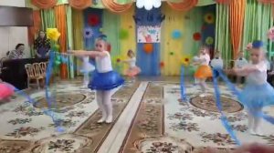 Танец девочек с лентами старшая группа
