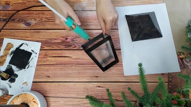 ФОНАРЬ из КАРТОНА / Christmas lantern made of cardboard / Новогодний декор своими руками / DIY смотреть онлайн