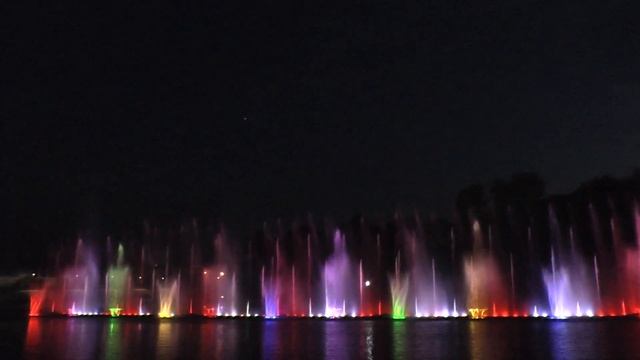 Фонтан - красивая музыка и лазерное шоу в Виннице смотреть онлайн
