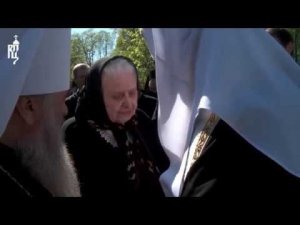 Патриарх Кирилл совершил литию на месте погребения архидиакона Андрея Мазура