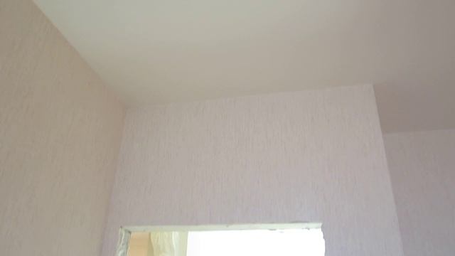 Мкр. Братиславский. Спальня 2, поклейка обоев. Январь 2013