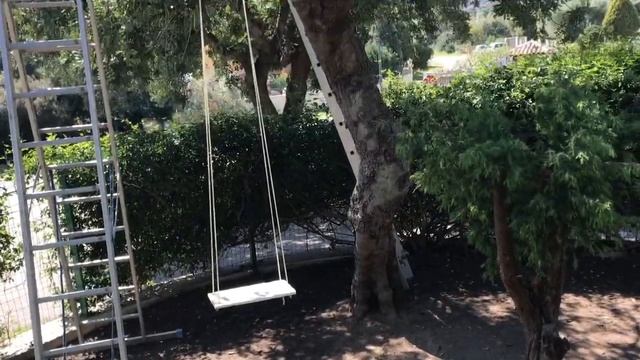 Разделась? почти оголилась?и впала в детство? смотреть онлайн