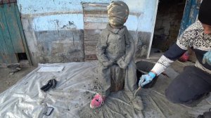 Крутая самоделка из детской одежды и цемента/Поделки для дома и сада/Home-made clothes and cement