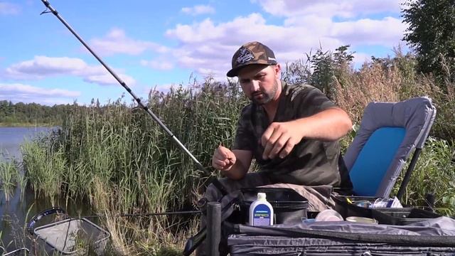 КАК? я ловлю КАРАСЯ в преддверии осени на ФИДЕР! Карась обожает червя в кукурузном дипе смотреть онлайн