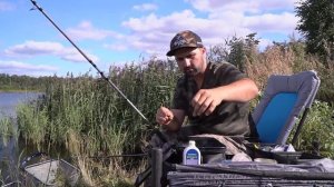 КАК? я ловлю КАРАСЯ в преддверии осени на ФИДЕР! Карась обожает червя в кукурузном дипе