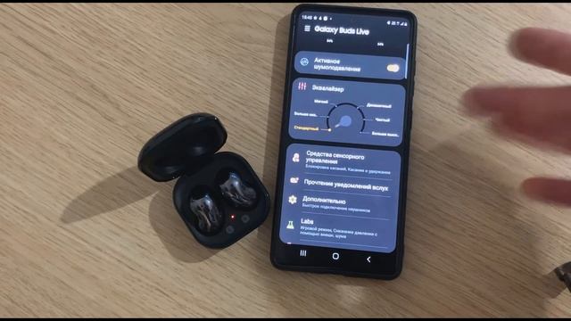 Музыкальные бобы Samsung с шумодавом. Обзор Galaxy Buds Live смотреть онлайн