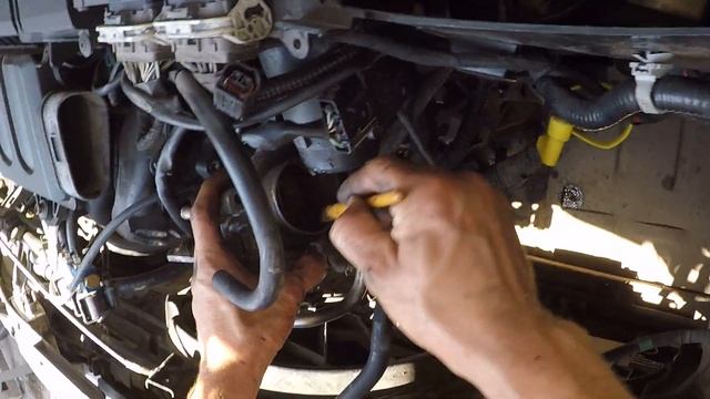 Как промыть дроссельный узел и клапан рециркуляции Мазда 3-Mazda 3. смотреть онлайн