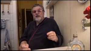 Александр Ширвиндт ест варёный лук