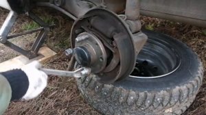 Если сорвана резьба в ступице.