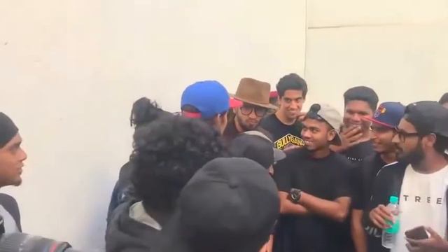Emiway bantai rep new trend #gully__boy___#ranveer_singh__support #undergroud rapper смотреть онлайн