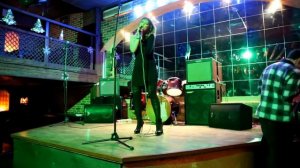 Певица Ольга Волконская {Горгона} с песней   Я буду жить для тебя  в клубе Байконур