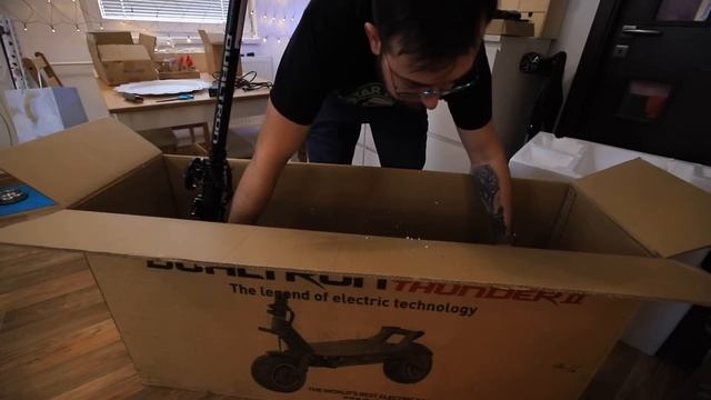 Dualtron Thunder 2 10 080W - nový král koloběžek? Unboxing, představení a nervy v kýblu ?♂️ смотреть онлайн